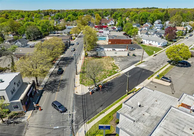 2nd image of 57 Main St, Smithtown, NY 11754 | MLS# 859518