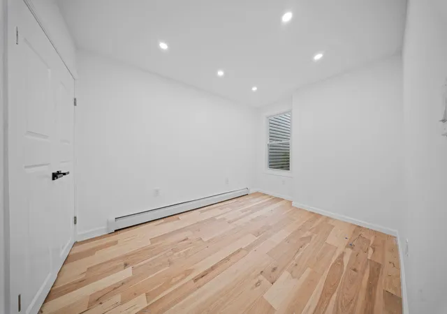 Photo 4 of Sale Pending at 3763 Barnes Ave, Bronx, NY 10467 | MLS# 859747 | Listing updated on 2026-05-08