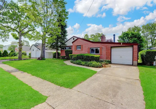Single Family Residence at 224 Oconnell St, Massapequa Park, NY 11762 | MLS# 860667 |  | Sold on 2025-06-26