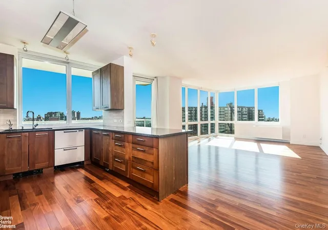Photo 4 of Condo for sale at 640 W 237 Street #10A, Bronx, NY 10463 | MLS# 860800 | Listing updated on 2026-09-30