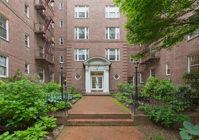Listing Photo 2 - Condo for sale in building located at 117-01 Park Ln S, New York, NY 11418 - Unit #
