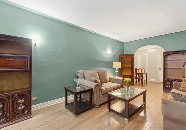 Photo 4 of Sale Pending at 117-01 Park Ln S, Richmond Hill, NY 11418 | MLS# 861411 | Listing updated on 2025-09-25