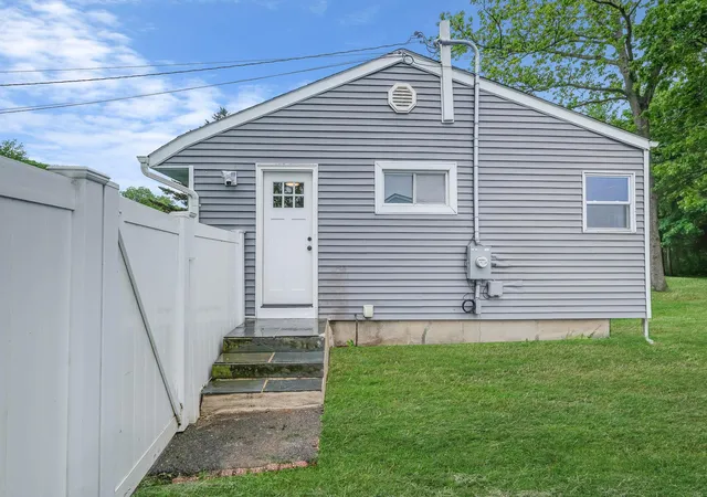 25th image of 213 Stuyvesant Dr, Selden, NY 11784 | MLS# 862453