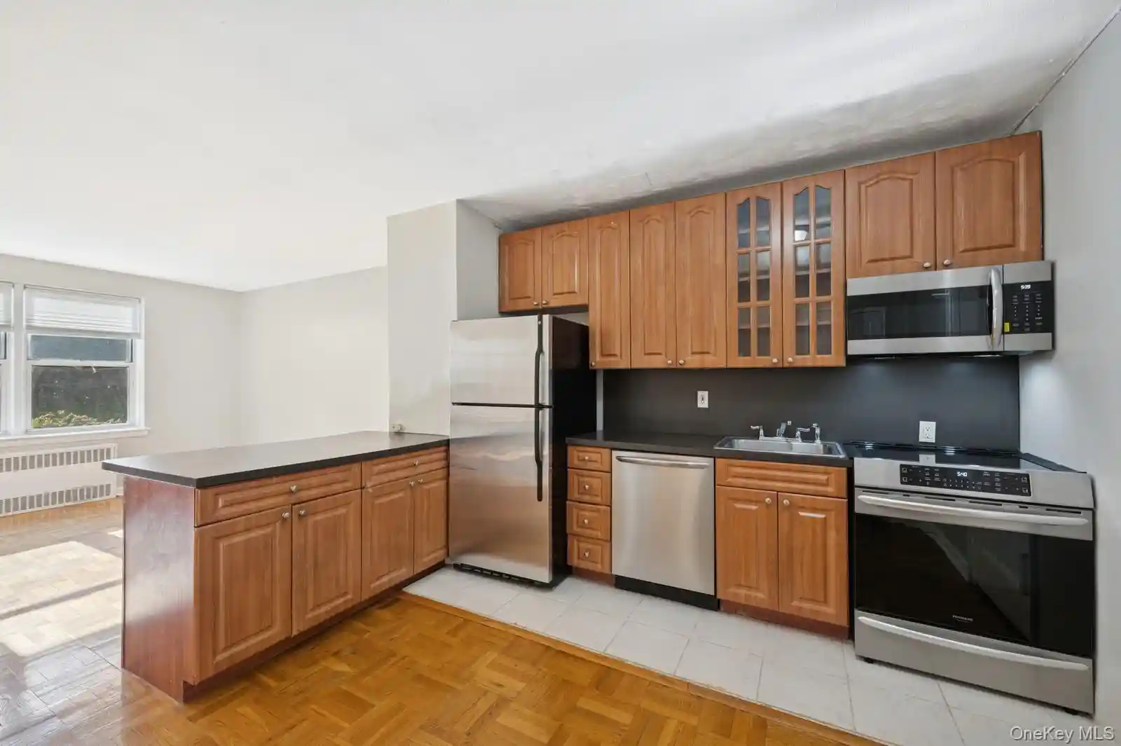 Listing Photo 1 - Condo for sale in 162-21 Powells Cvs Blvd located at 162-21 Powells Cvs Blvd, New York, NY 11357 - Unit #1M