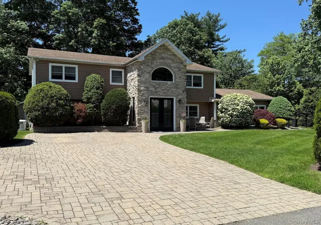 1st image of 15 Spruce Ct, Nanuet, NY 10954 | MLS# 865122
