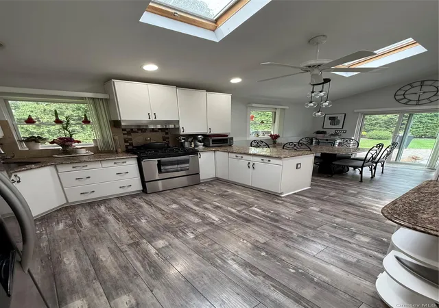 2nd image of 15 Spruce Ct, Nanuet, NY 10954 | MLS# 865122