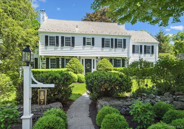 2nd image of 7 Meadow Pl, Mamaroneck, NY 10538 | MLS# 865160