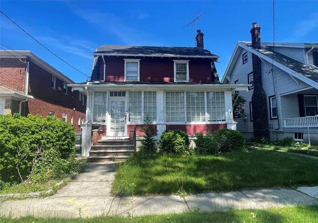 Photo 2 of Sale Pending at 4005 203rd St, Bayside, NY 11361 | MLS# 865269 | Listing updated on 2025-12-27