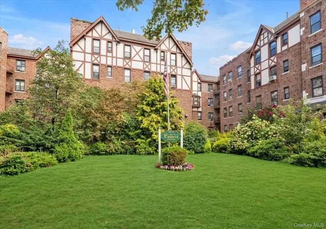 Condo for sale at 160-15 Powells Cvs Blvd #D203, Whitestone, NY 11357 | MLS# 866072