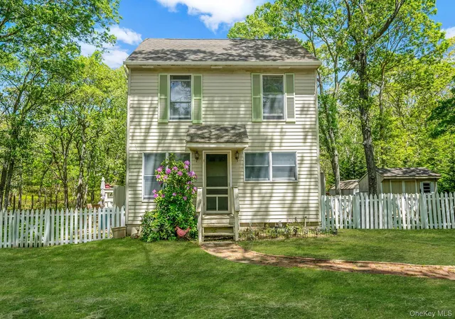 1st image of 28 Huntting Rd, East Hampton, NY 11937 | MLS# 866857