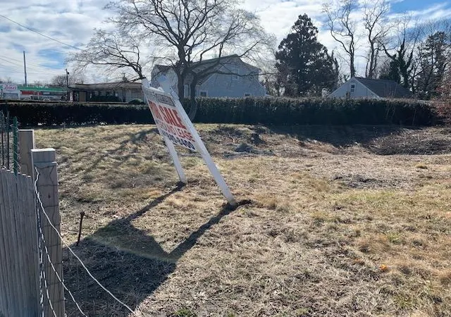 2nd image of 770 N Broadway, Massapequa, NY 11758 | MLS# 868016