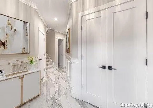 3rd image of 12 Ocean Watch Ct, Hempstead, NY 11520 | MLS# 868309