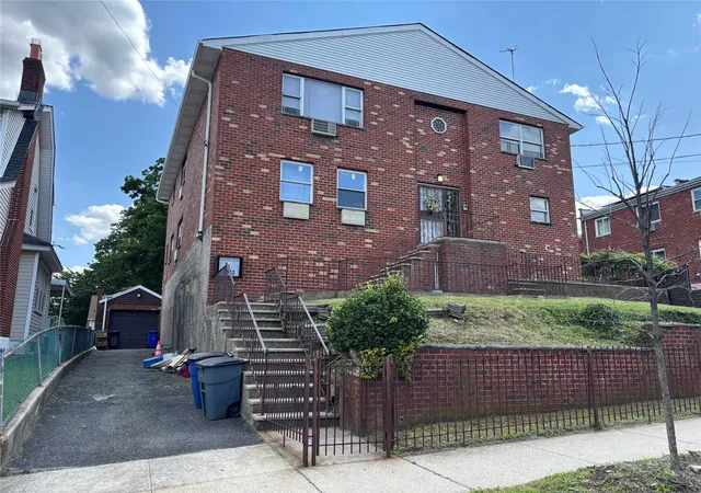 Photo 2 of Sale Pending at 2110 Light St, Bronx, NY 10466 | MLS# 868545 | Listing updated on 2025-09-04
