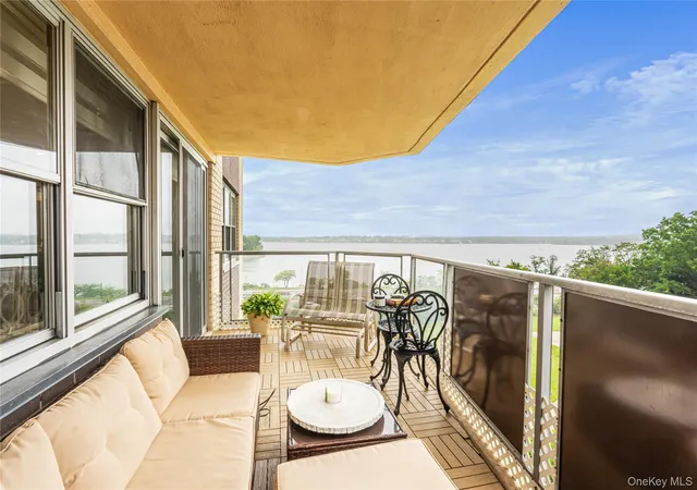 Condo for sale at 17-85 215Th St #4M, New York, NY 11360 | MLS# 868900