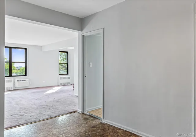 3rd image of 140-15 Holly Ave #4E, Flushing, NY 11355 | MLS# 869402