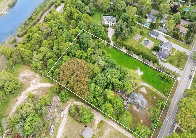 3rd image of 26 Mill Rd, Remsenburg, NY 11960 | MLS# 869583
