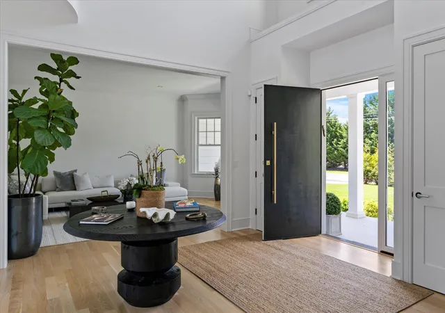 Photo 3 of Single family home for sale at 58 Country Club Dr, Southampton, NY 11968 | MLS# 869717 | Listing updated on 2026-07-13