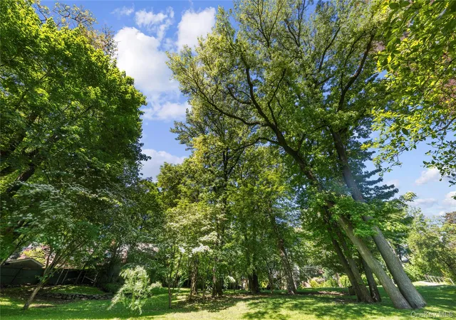 2nd image of 5355 Henry Hudson Pkwy W, Bronx, NY 10471