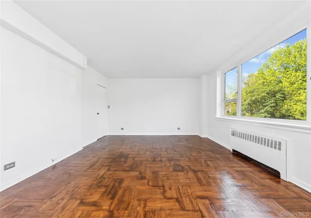 Photo 3 of Sale Pending at 5355 Henry Hudson Pkwy W #4G, Bronx, NY 10471 | MLS# 872545 | Listing updated on 2026-09-17