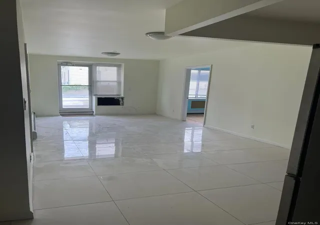 4th image of 31-53 Linden Pl #2E, Flushing, NY 11354 | MLS# 872610
