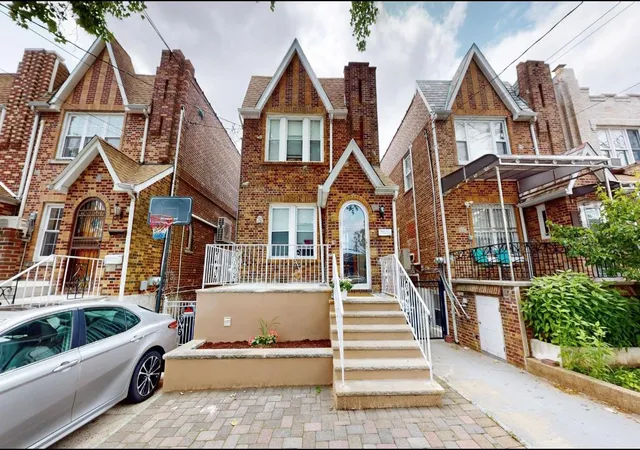 Photo 1 of Sale Pending at 2547 Laconia Ave, Bronx, NY 10469 | MLS# 872852 | Listing updated on 2025-09-30