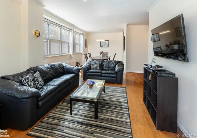 Photo 4 of House for sale at 555 Kappock St #2E, New York, NY 10463 | MLS# 872897 | Listing updated on 2026-09-30