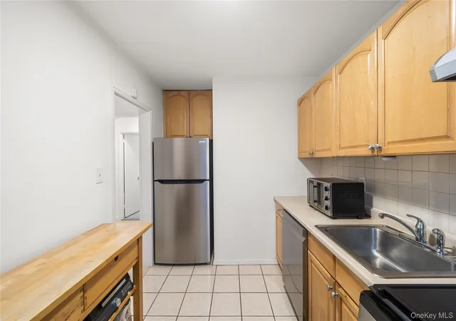 19th image of 217 14 73rd Ave #1st FL, Oakland Gardens, NY 11364 | MLS# 874086