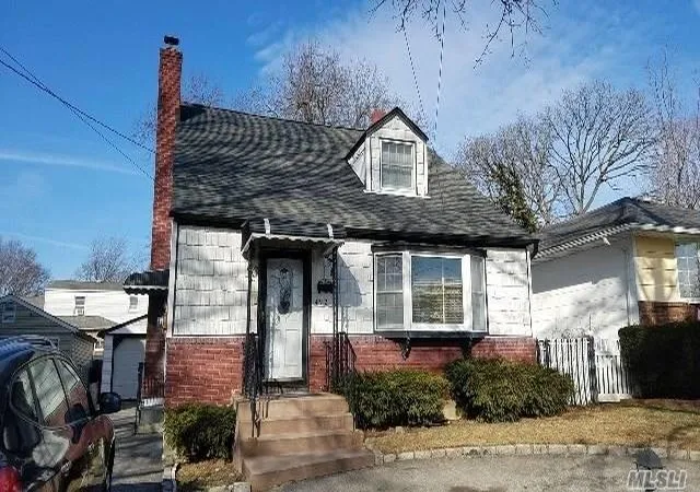 Photo 1 of Sale Pending at 492 Pershing Blvd, Rockville Centre, NY 11570 | MLS# 874333 | Listing updated on 2025-07-26