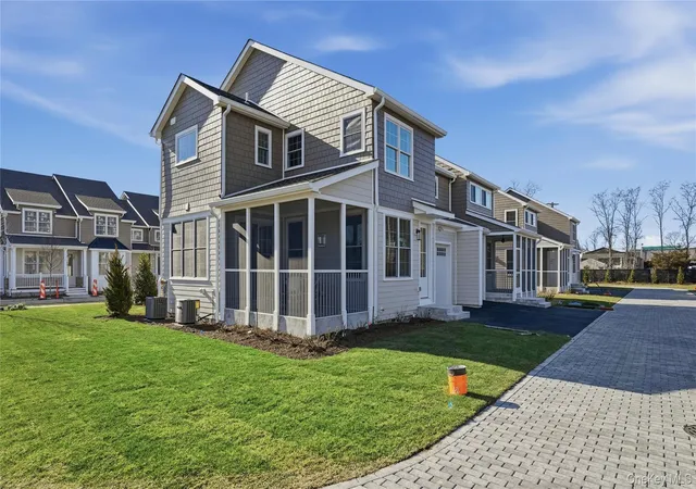 3rd image of 100 Rogers, Southampton, NY 11978