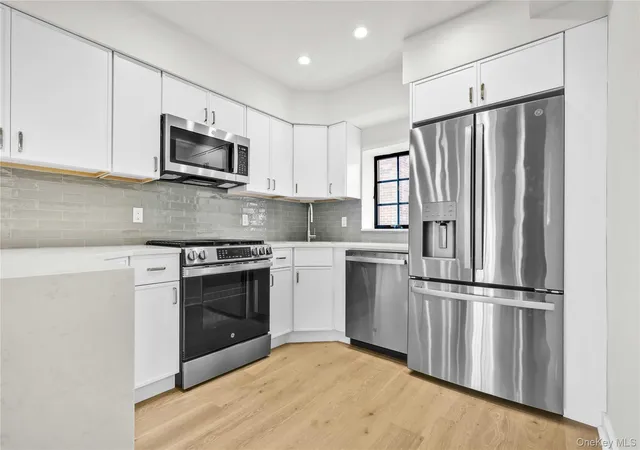 Photo 2 of Sale Pending at 25 25 31st Avenue #6B, New York, NY 11106 | MLS# 874622 | Listing updated on 2026-03-17