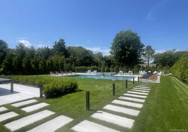Photo 3 of Mansion for sale at 59 Shinnecock Hills Rd, Southampton, NY 11968 | MLS# 874778 | Listing updated on 2026-07-19