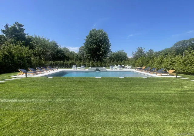 Photo 3 of Single family home for sale at 59 Shinnecock Hills Rd, Southampton, NY 11968 | MLS# 874778 | Listing updated on 2026-07-19