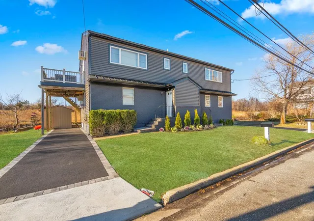 2nd image of 2850 Shore Rd, Hempstead, NY 11783 | MLS# 875031