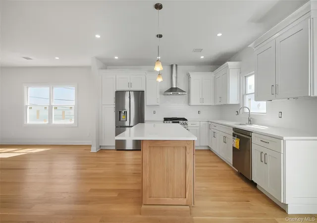 Photo 4 of Single family home for sale at 103 Clocks Blvd, Massapequa, NY 11758 | MLS# 875037 | Listing updated on 2026-03-29