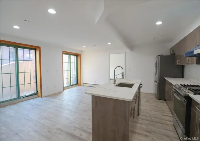 4th image of 134-43 Maple Ave, New York, NY 11355