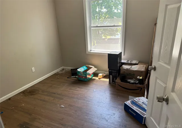 4th image of 8 W Narcissus Rd, Mastic Beach, NY 11951 | MLS# 875384