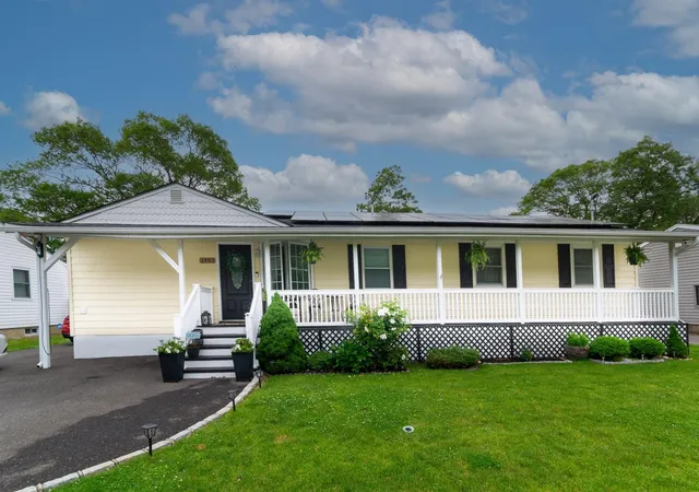 Single family home for sale at 1993 Lincoln Ave, Holbrook, NY 11741 | MLS# 875563 | Listing updated on 2025-08-16