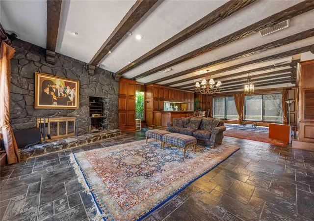 4th image of 233 Narragansett Ave, Lawrence, NY 11559 | MLS# 875592