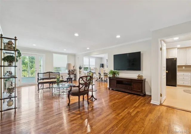 4th image of 1390 Broadway #118, Hempstead, NY 11557 | MLS# 875807