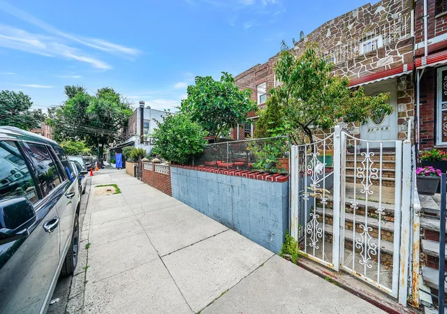 Photo 3 of Sale Pending at 2168 37th Street, Astoria, NY 11105 | MLS# 876743 | Listing updated on 2026-01-24