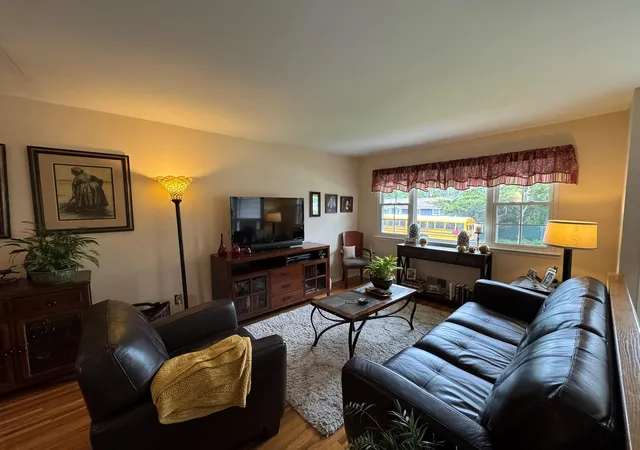 2nd image of 20 Bayberry Rd, Ronkonkoma, NY 11779 | MLS# 876797