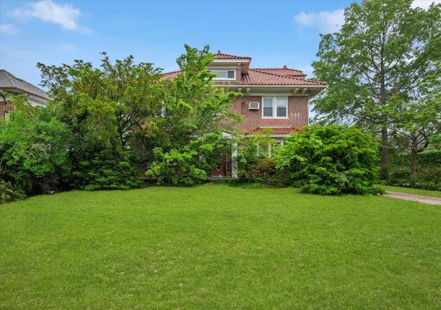 Photo 1 of Sale Pending at 345 Broadway, Lawrence, NY 11559 | MLS# 876867 | Listing updated on 2025-11-29