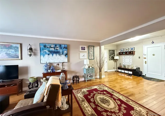 2nd image of 143 50 Hoover Ave #302, Jamaica, NY 11435 | MLS# 876952