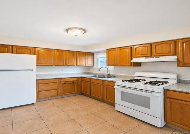 5th image of 22-39 74 St, East Elmhurst, NY 11370 | MLS# 877611