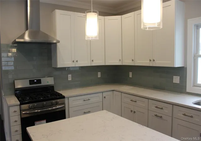 8th image of 121 Ontario Ave, Oyster Bay, NY 11758 | MLS# 877613
