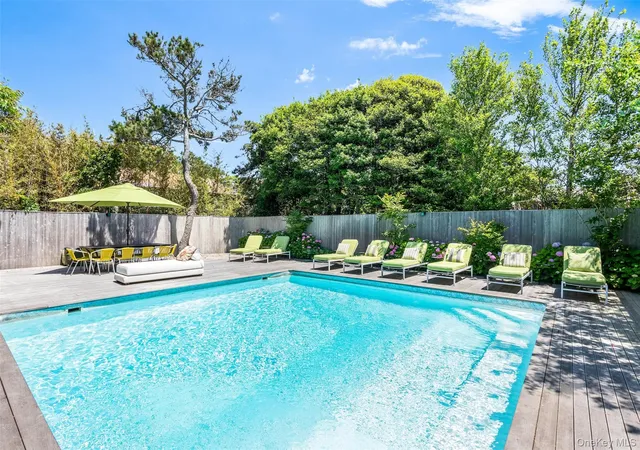 Photo 3 of Single family home for sale at 172 Pine Walk, Sayville, NY 11782 | MLS# 877733 | Listing updated on 2026-06-17