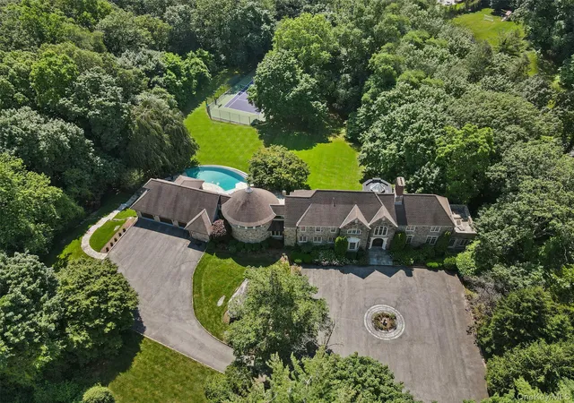 4th image of 383 Woodlands Rd, Harrison, NY 10528 | MLS# 878004