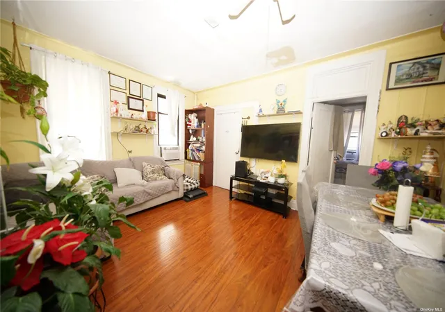 3rd image of 40-45 99Th St, Corona, NY 11368 | MLS# 878140