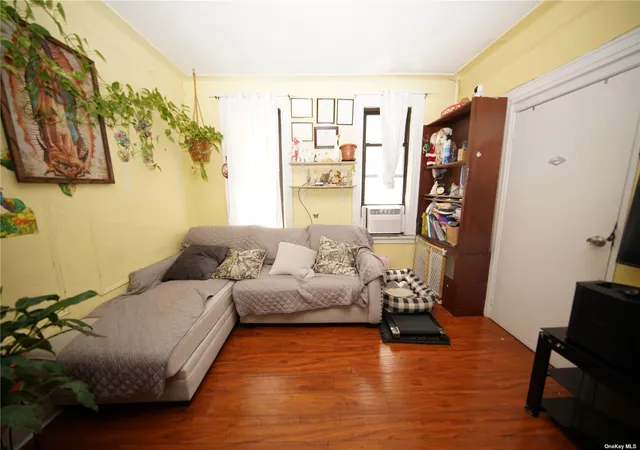 4th image of 40-45 99Th St, Corona, NY 11368 | MLS# 878140