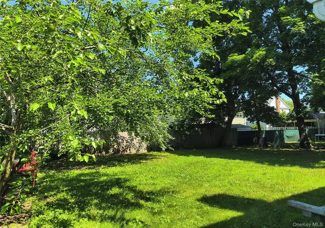 4th image of 1056 E Arthur St, Hempstead, NY 11553 | MLS# 878344